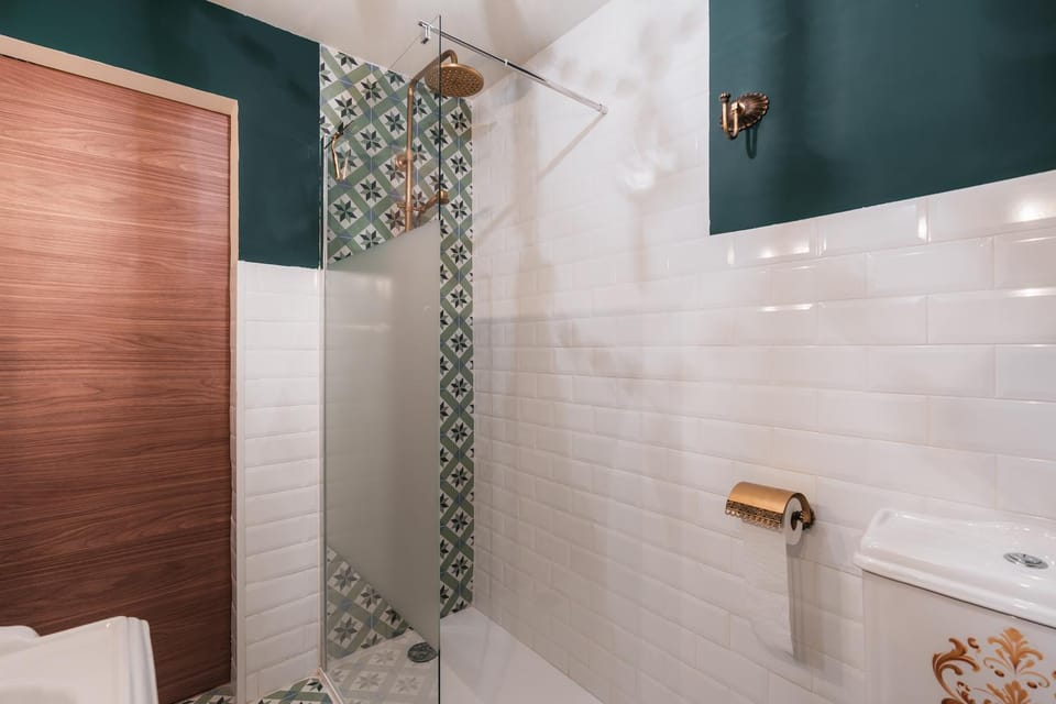 Shower, Bathroom