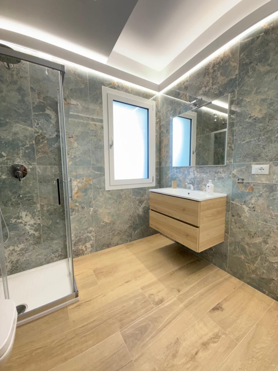 Shower, Toilet, Bathroom