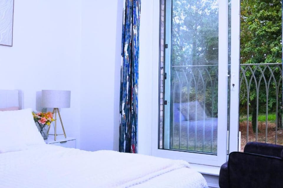 A Cosy King size lodge in the centre of Oxford - Close to Oxford Hospitals and City centre Bed and Breakfast in Oxford