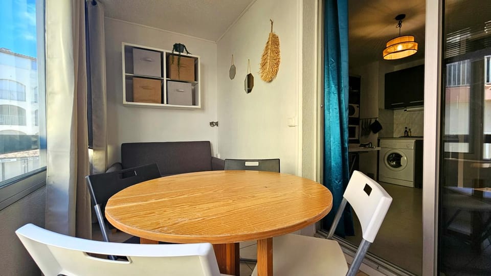 Cozy Beachside Studio for 4 with WiFi in Cap d'Agde Apartment in Agde
