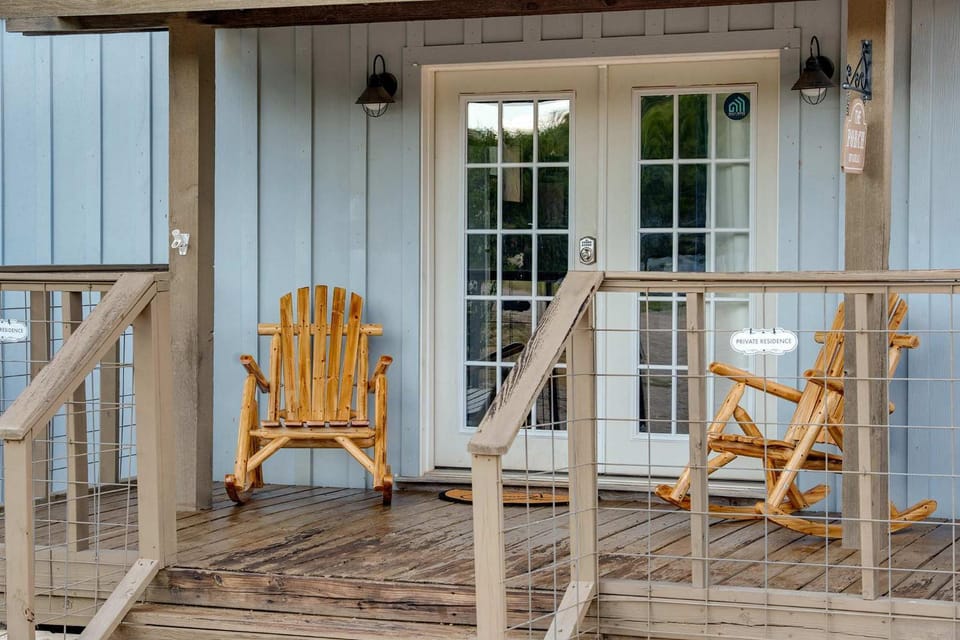 Hollmig Cabin - Private Hot Tub Cabin in Fredericksburg