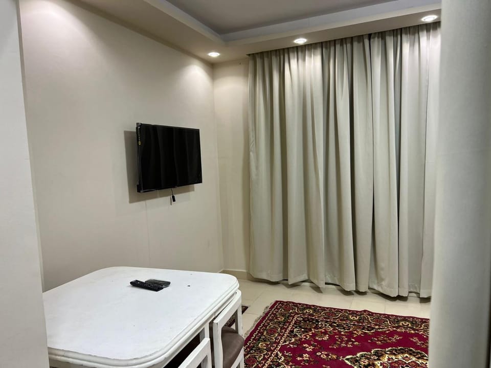 مفروش بالأجهزة ومكيفة في قلب الشيخ زايد Apartment in Egypt