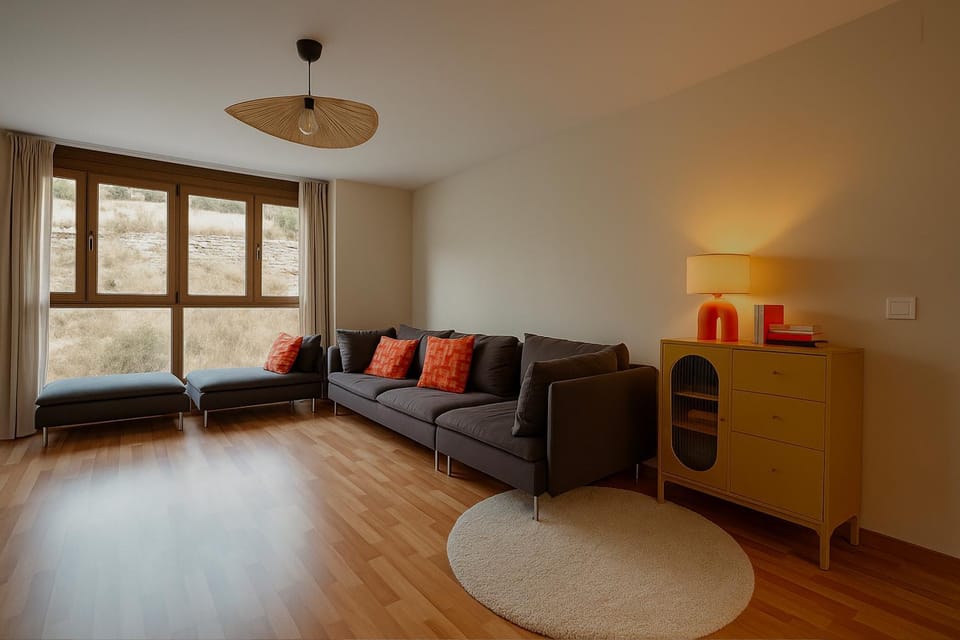 Communal lounge/ TV room