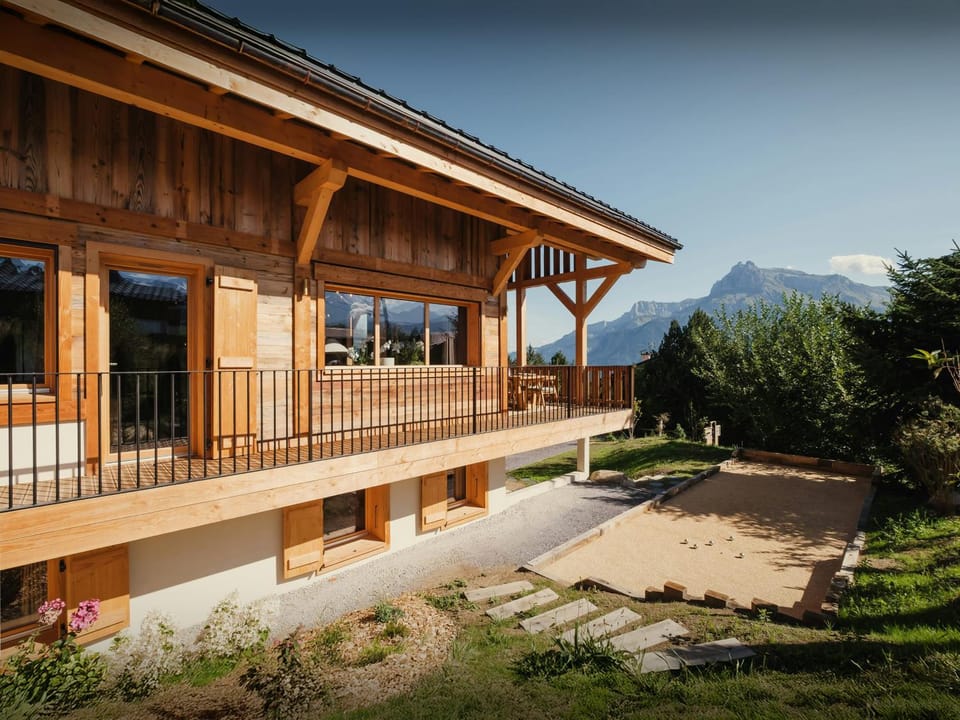 Property building, Day, Natural landscape, Mountain view