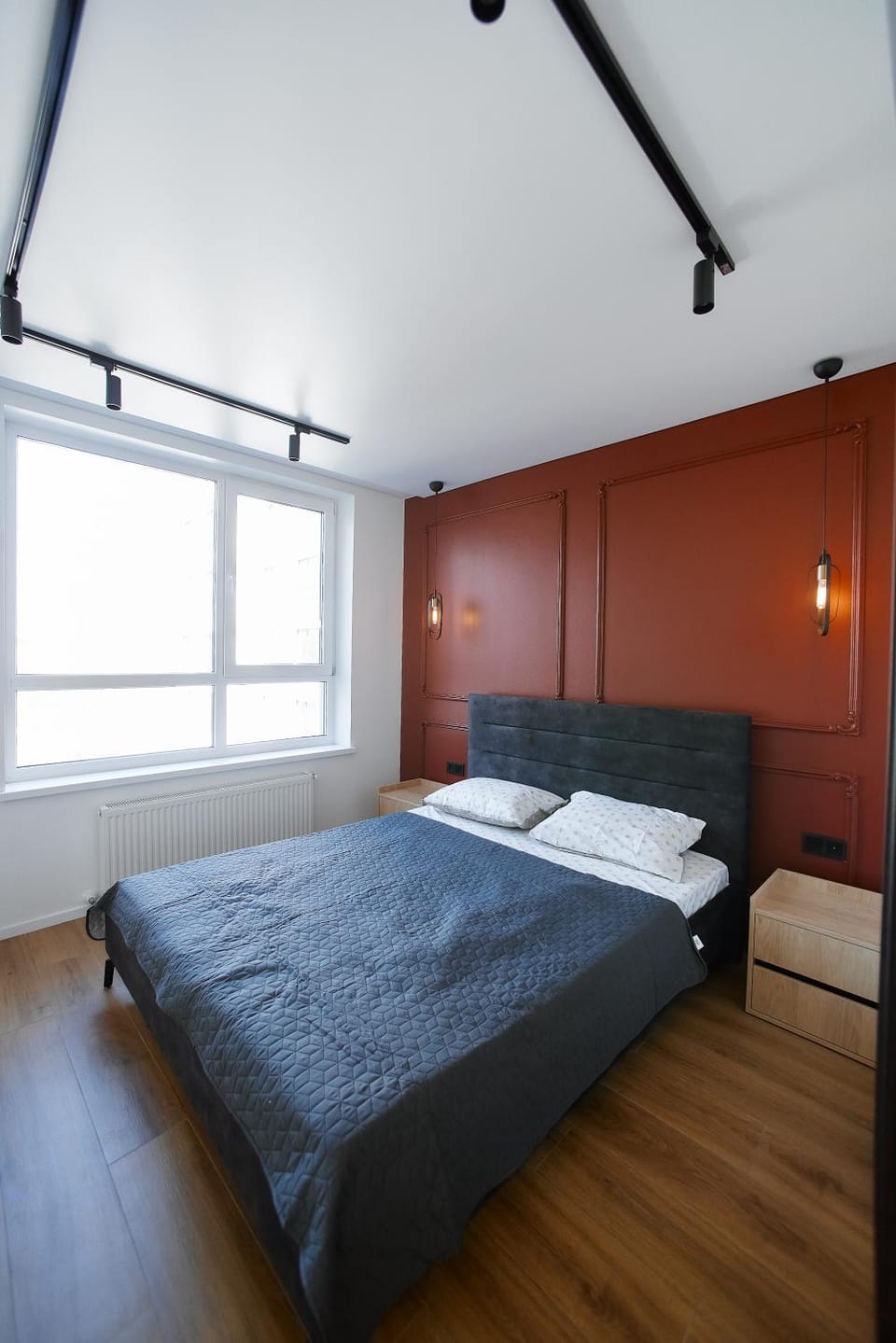 Bed, TV and multimedia, Bedroom