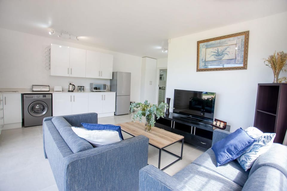Communal lounge/ TV room, TV and multimedia