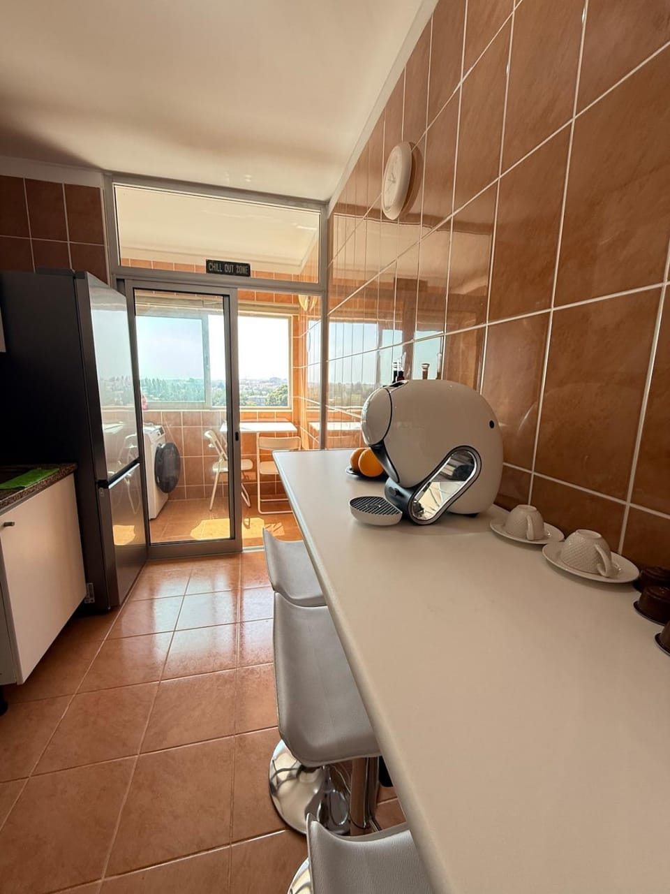 TV and multimedia, Kitchen or kitchenette, Living room, Seating area, Dining area