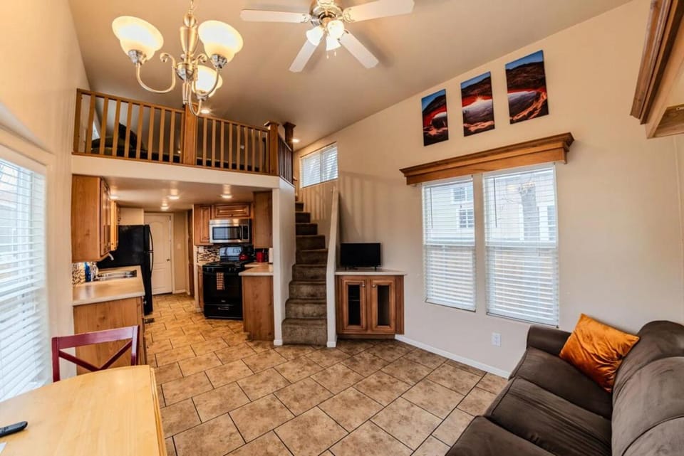 TV and multimedia, Kitchen or kitchenette, Living room, Seating area, Dining area, pet friendly