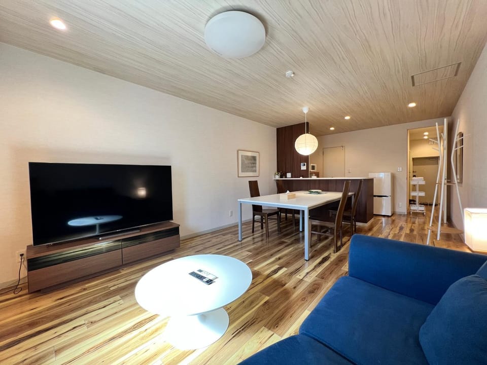 TV and multimedia, Living room, Dining area