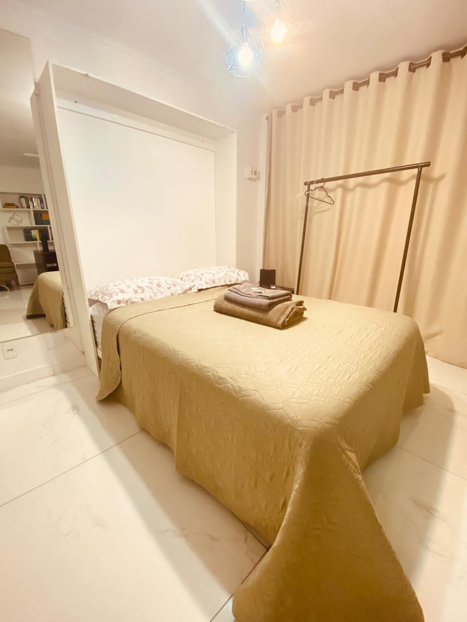 Bed, Photo of the whole room