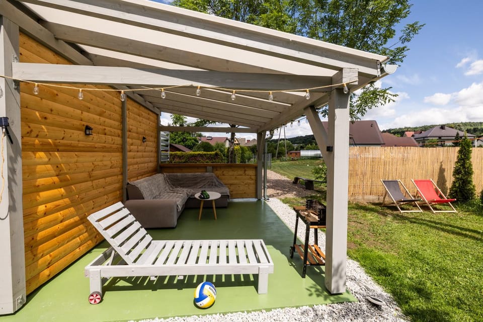 Patio, Day, Garden, Garden view, sunbed