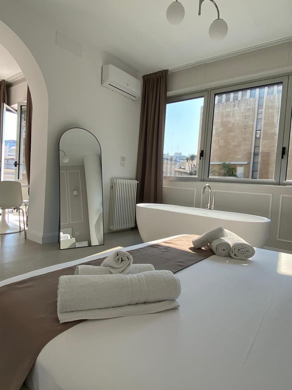 Bed, Photo of the whole room, Bedroom, air conditioner