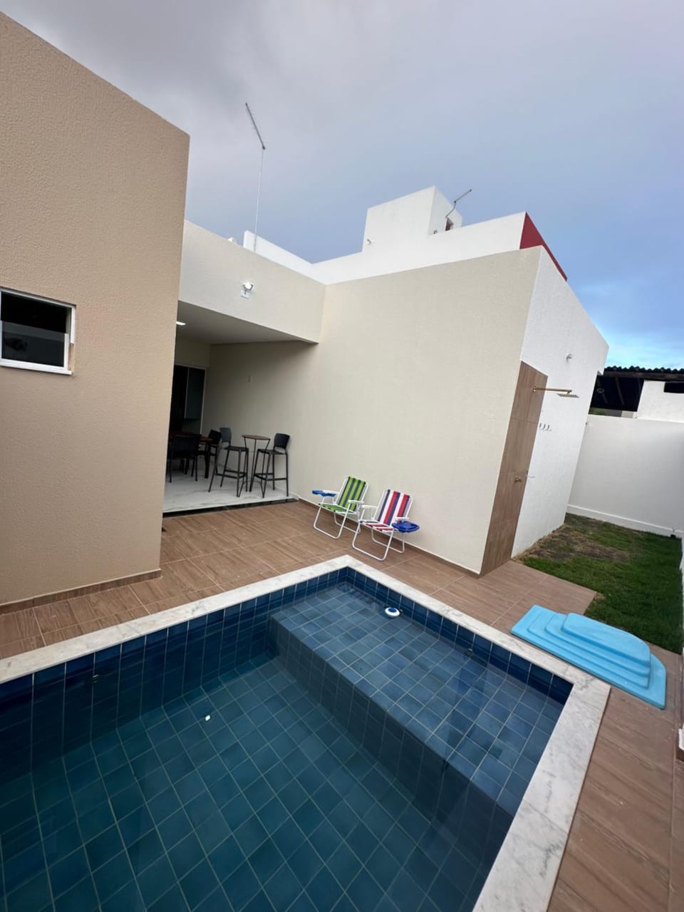 Swimming pool, Swimming pool
