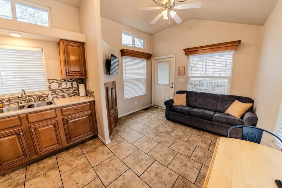TV and multimedia, Kitchen or kitchenette, Living room, Dining area, pet friendly