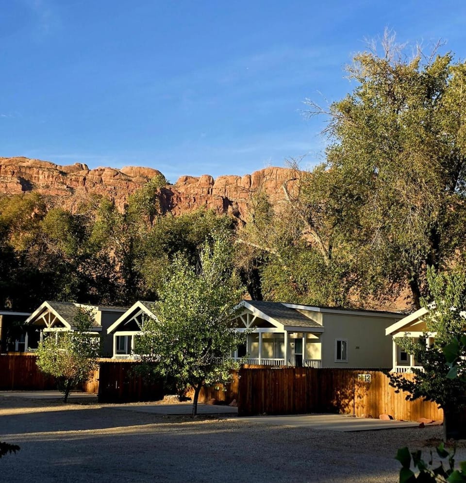 Property building, Natural landscape, Mountain view, Street view