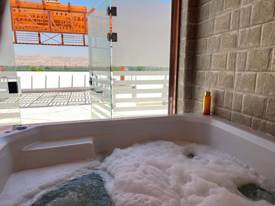 Hot Tub, Hot Tub, Bath