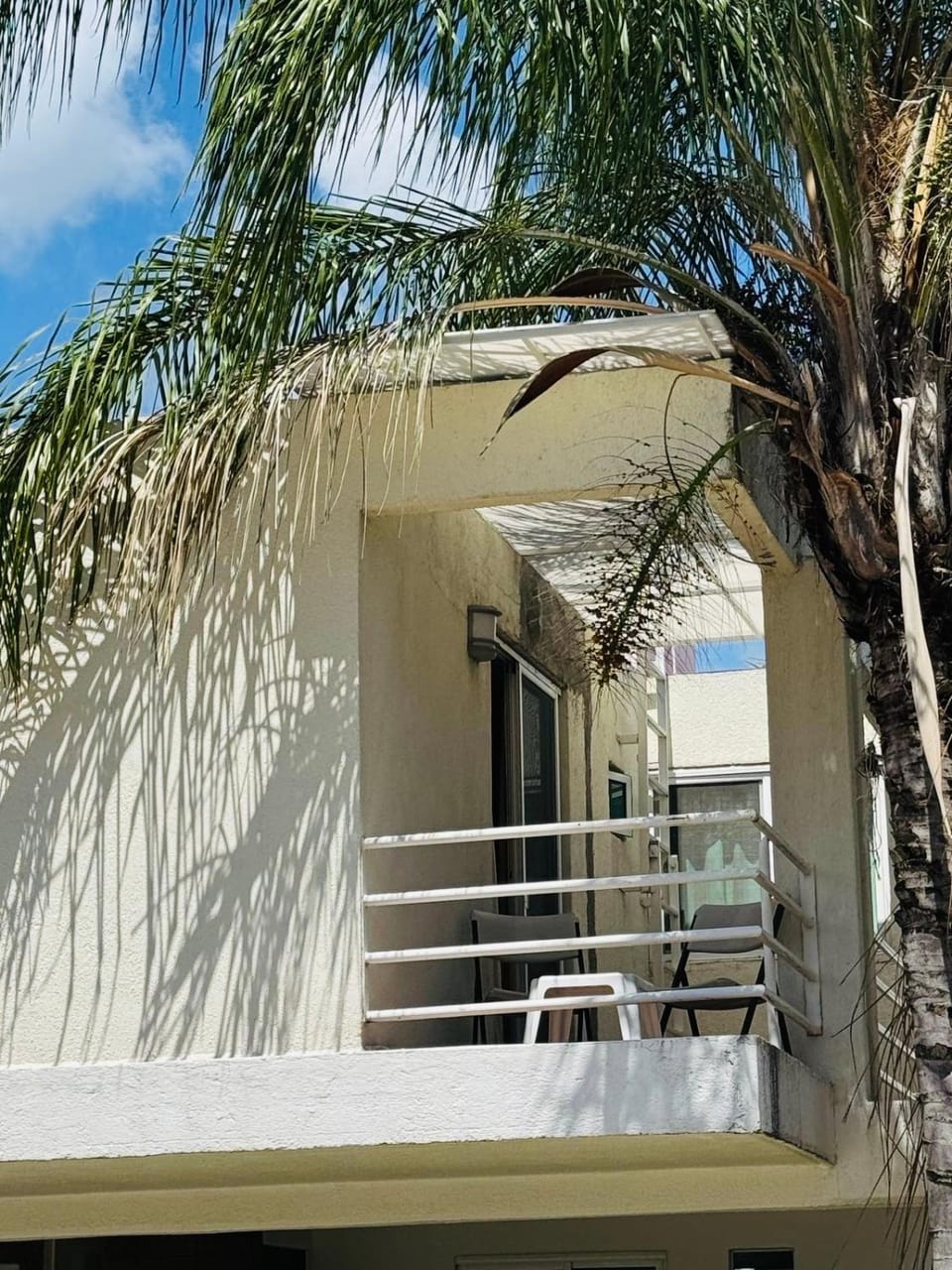 Private House in Secure Complex with Pool & Lush Garden House in Cuautla