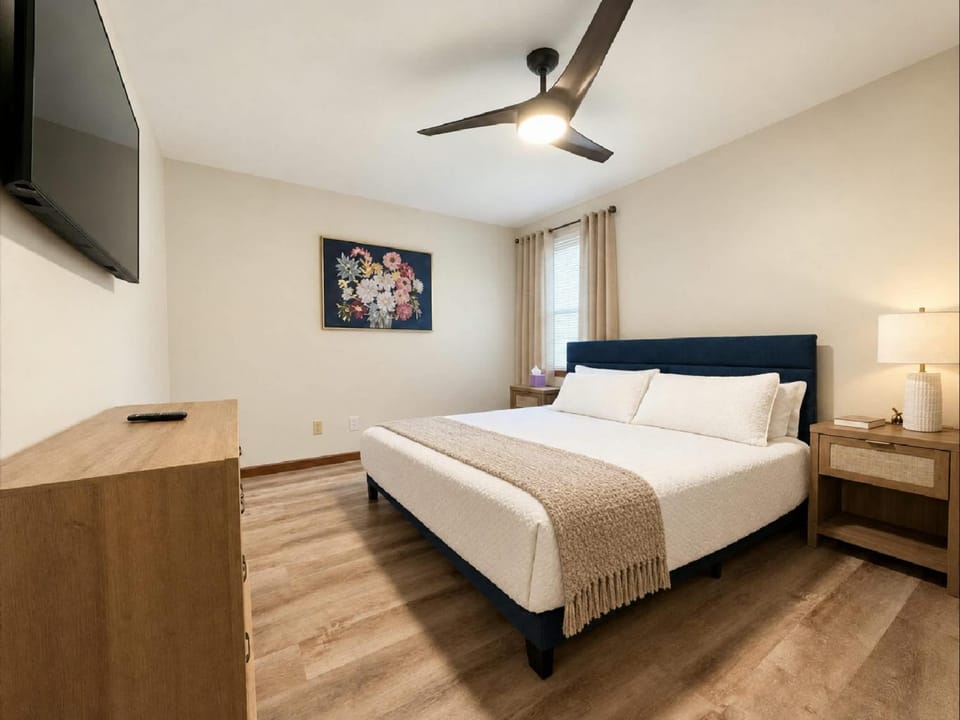 Hot Tub & Game Room, Near Spooky Nook, 8 House in Hamilton