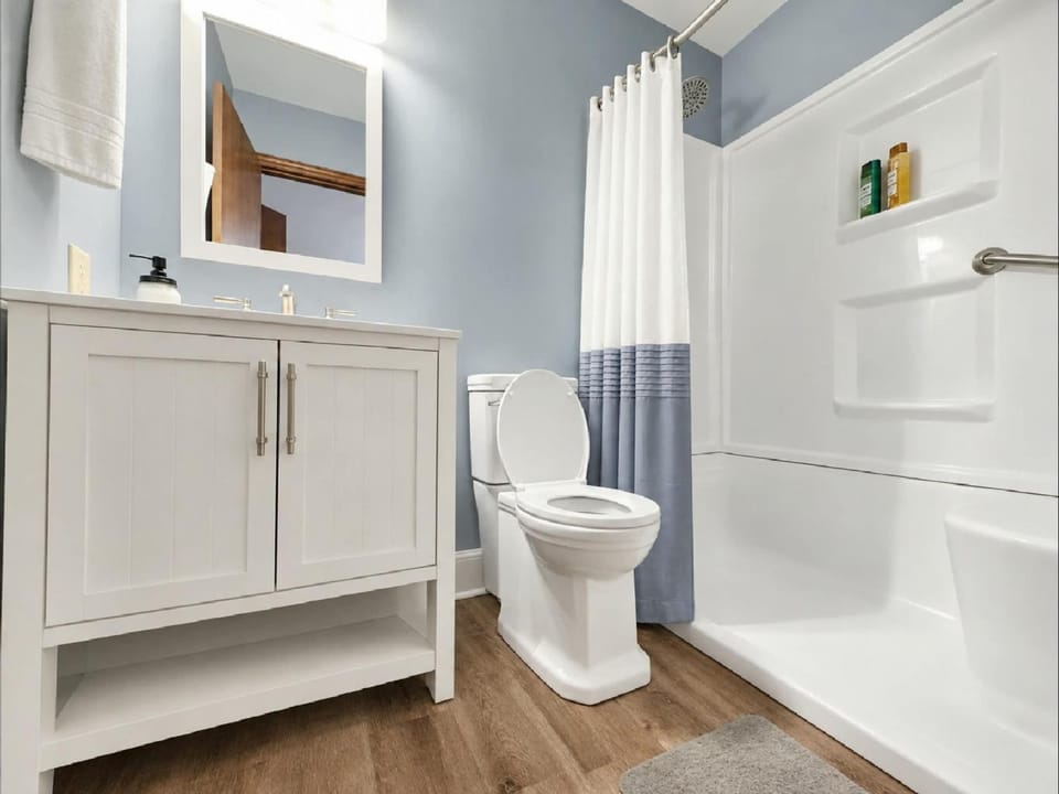 Hot Tub & Game Room, Near Spooky Nook, 8 House in Hamilton