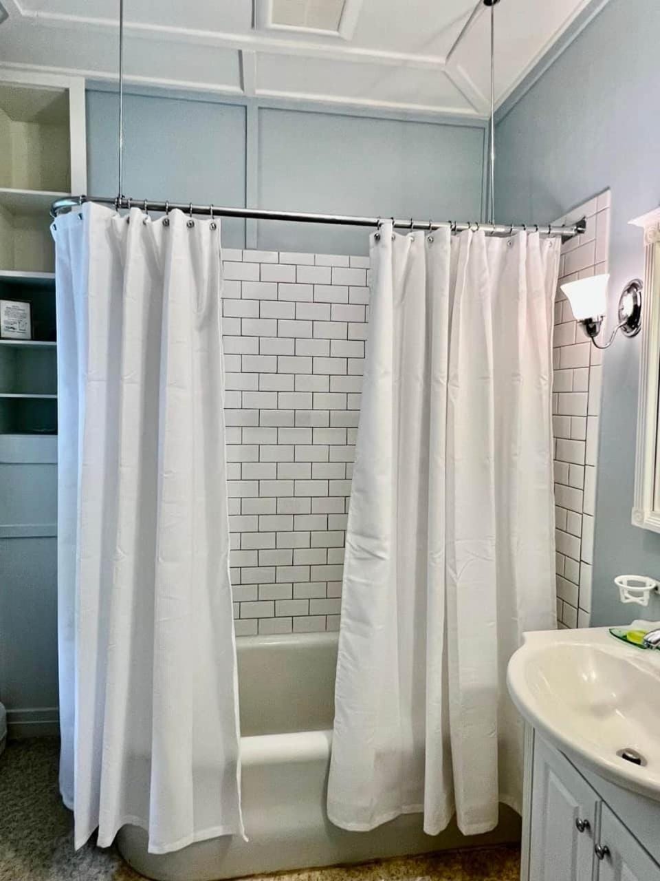 Bathroom, Bath