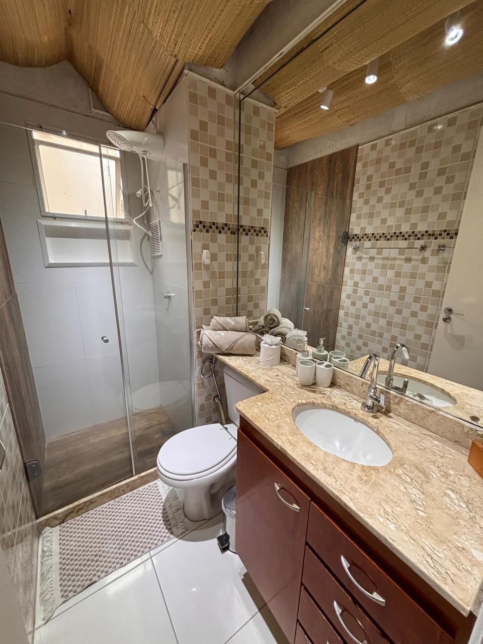 Shower, Bathroom, towels