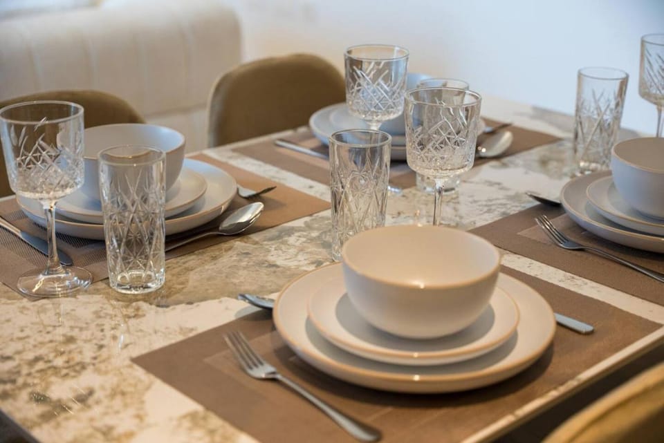 1 Bedroom Apartment in Yas Island - Walk to F1 Circuit, Theme Parks Apartment in Abu Dhabi