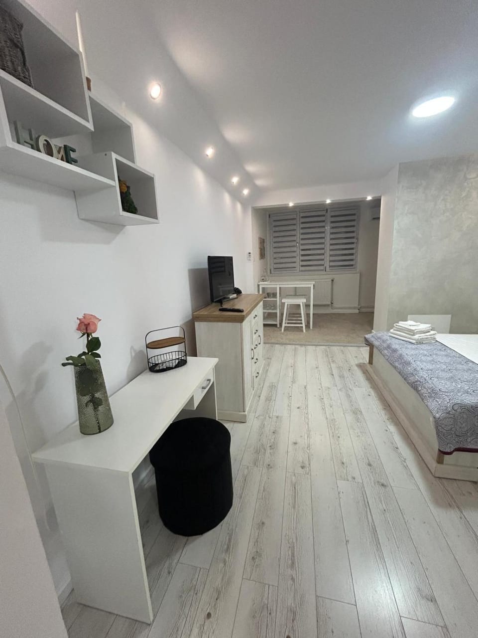Photo of the whole room