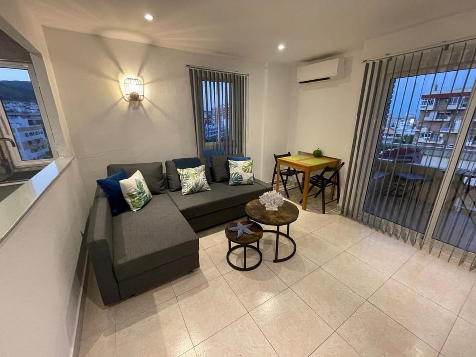 Patio, Living room, Seating area, Dining area, Area and facilities, Area and facilities, Family, air conditioner