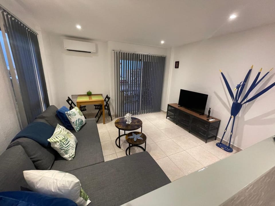 Bed, TV and multimedia, Living room, Seating area, Dining area, Area and facilities, Area and facilities, air conditioner