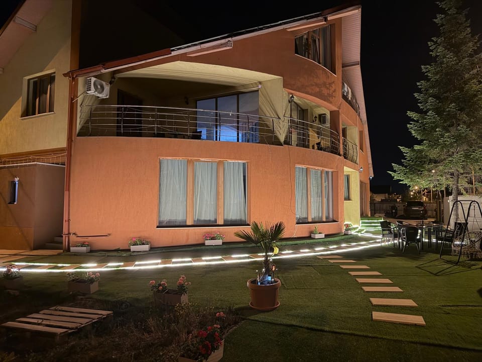 Hypnotic Boutique Pitesti Bed and Breakfast in Romania