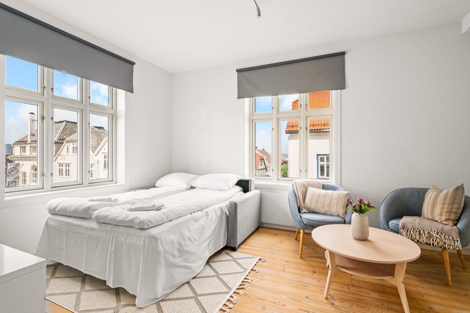 Bed, Living room