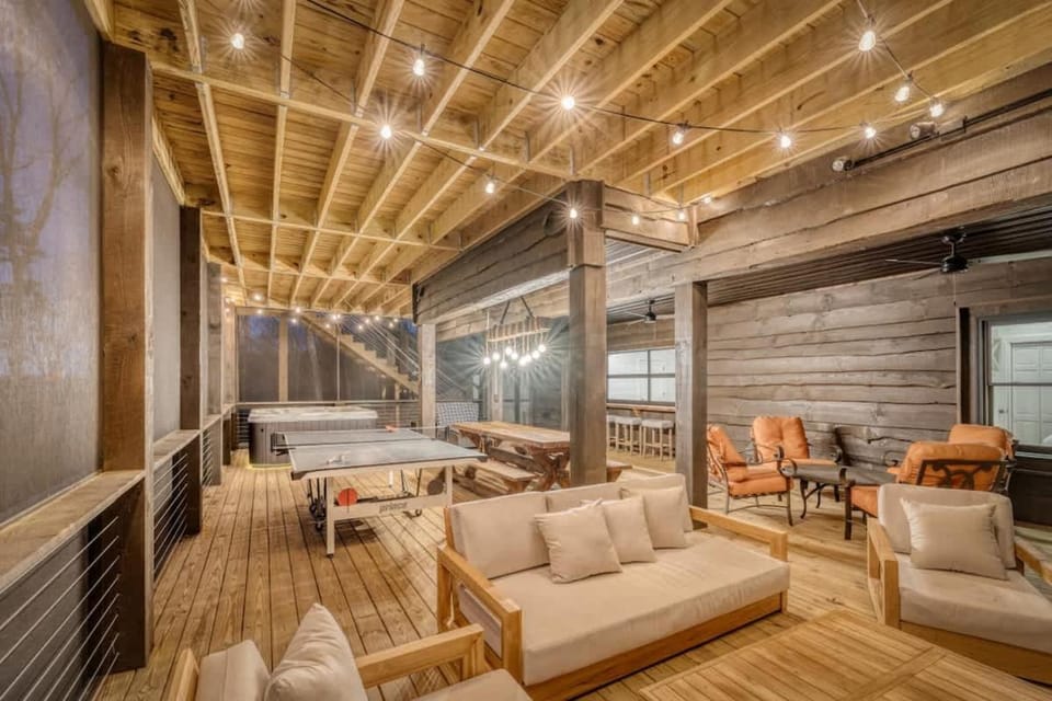 Chestnut Ridge - Mountaintop Luxury Living House in Blue Ridge