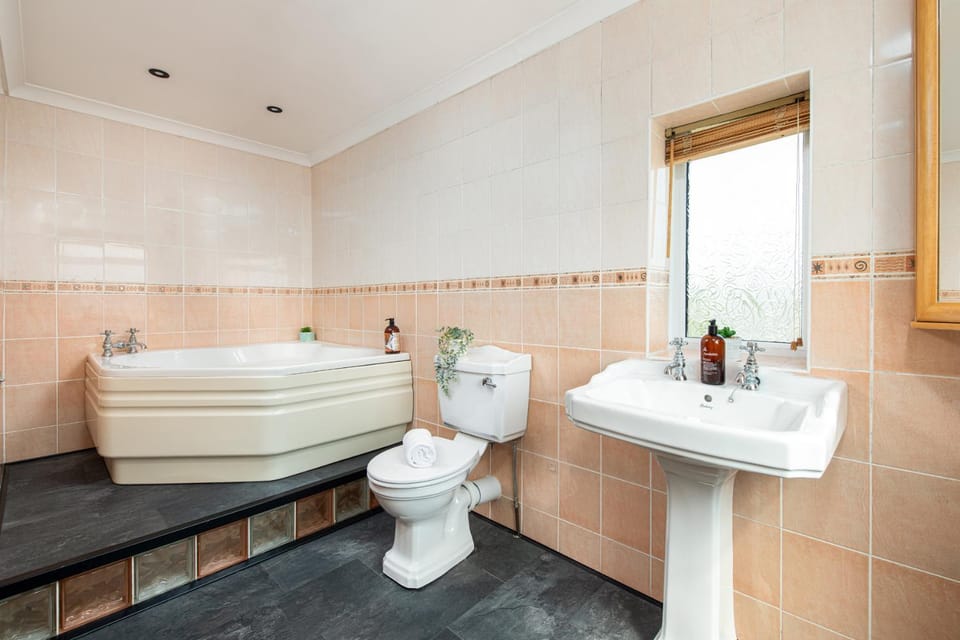 Toilet, Bathroom, Bath