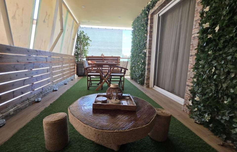 Property building, Restaurant/places to eat, Lounge or bar, Breakfast