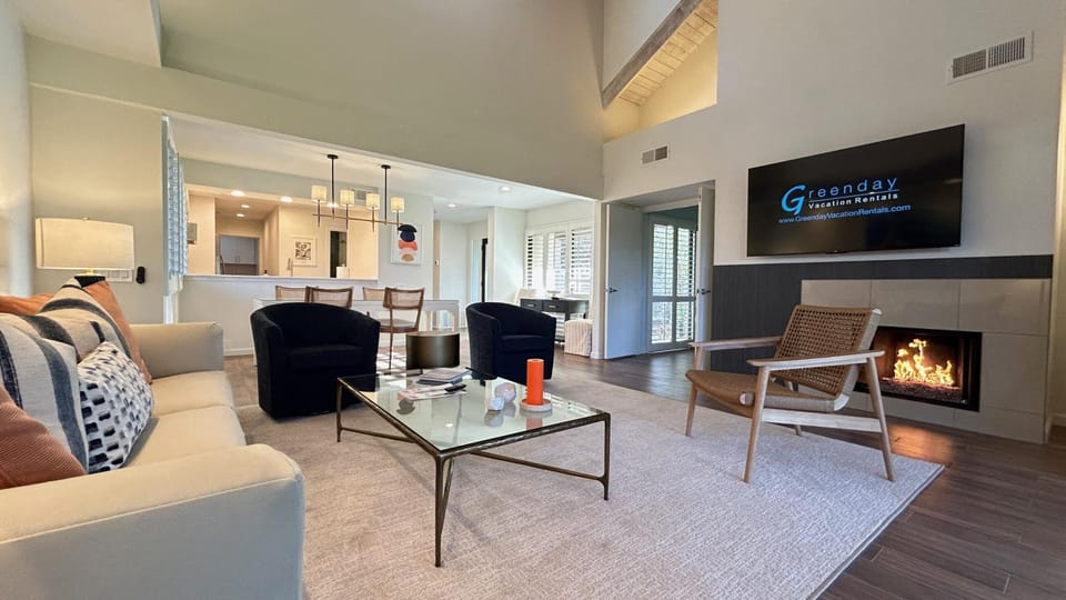 Racquet Club Retreat Modern Luxe Living in a Peaceful Desert Escape – managed by Greenday House in Rancho Mirage