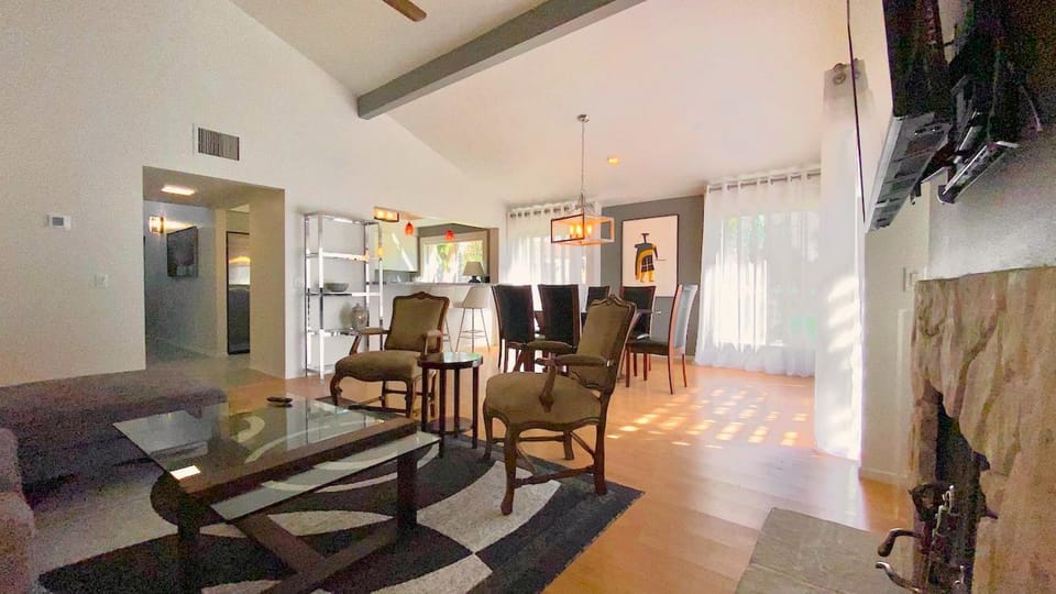 Desert Escape Modern 2BR Retreat with Mountain & Fairway Views – managed by Greenday House in Rancho Mirage