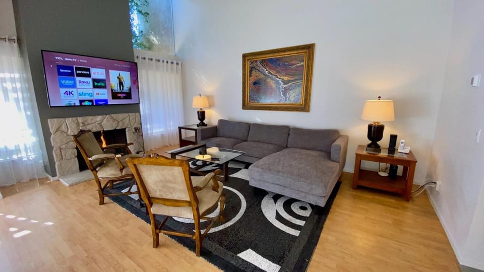Desert Escape Modern 2BR Retreat with Mountain & Fairway Views – managed by Greenday House in Rancho Mirage