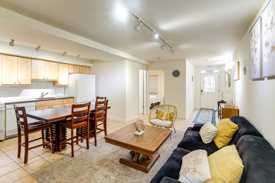 1/2 Mi to Metrobus Stop! Walkable Petworth Duplex House in District of Columbia