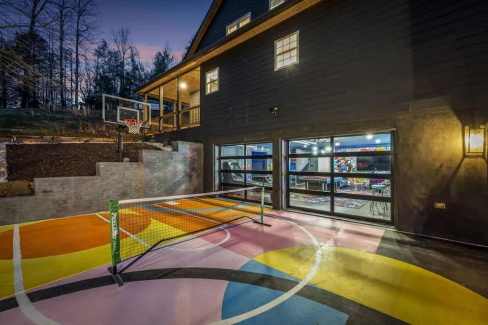 Pool - Basketball - Volleyball - Arcades - Fishing House in Sevier County