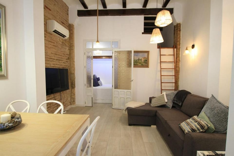 Modernist house in Cabanyal Apartment in Valencia