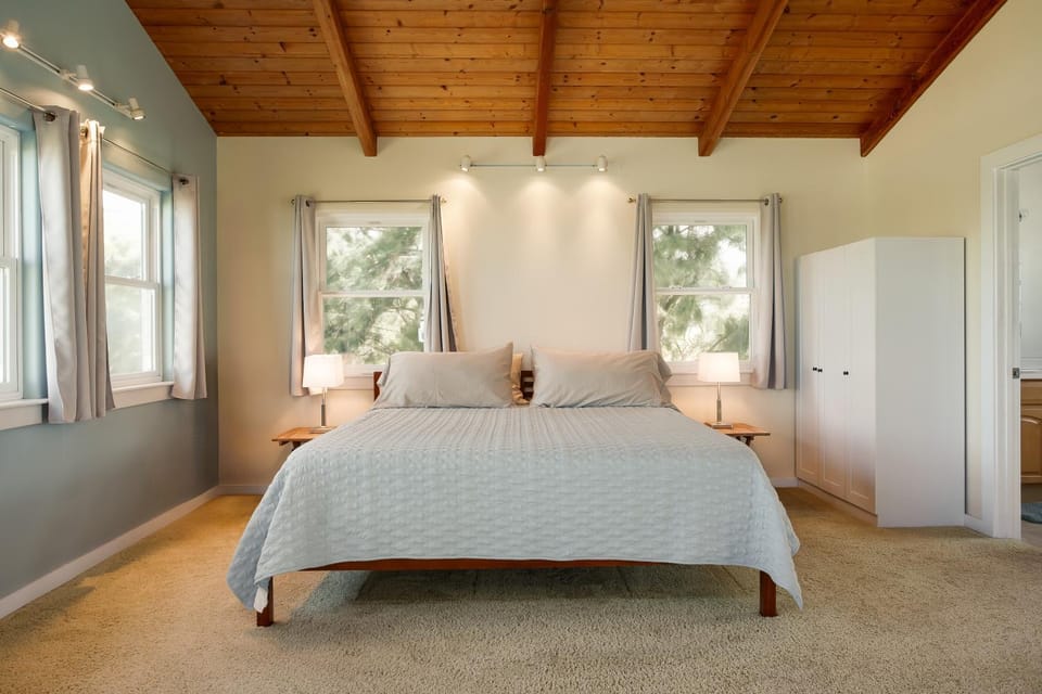 Sunset Orchard- Sunny Side of Waimea, Close to Beaches! Apartment in Waimea