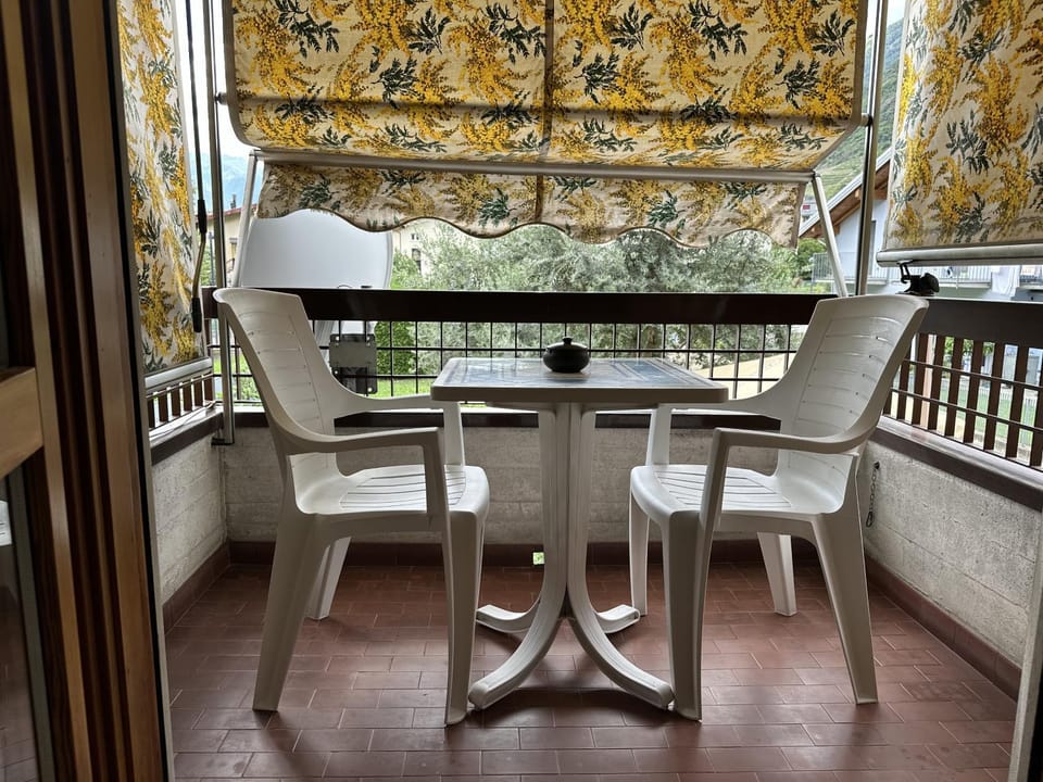 Balcony/Terrace, Bedroom, Mountain view, heating, towels, wardrobe