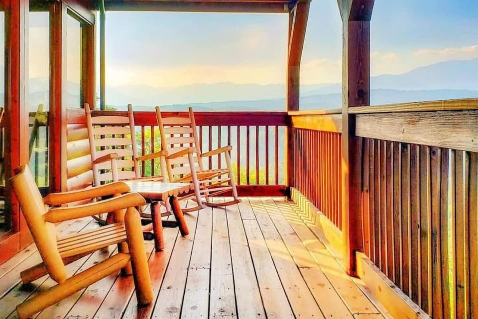 For Your Eyes Only House in Pigeon Forge