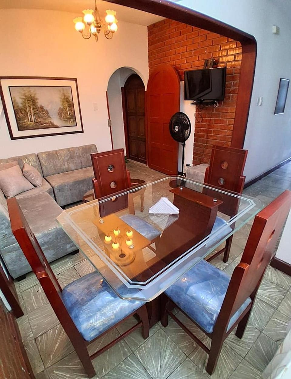 TV and multimedia, Living room, Seating area, Dining area