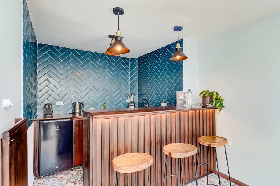 Chic 4BR Getaway in Vibrant La Candelaria House in Bogota