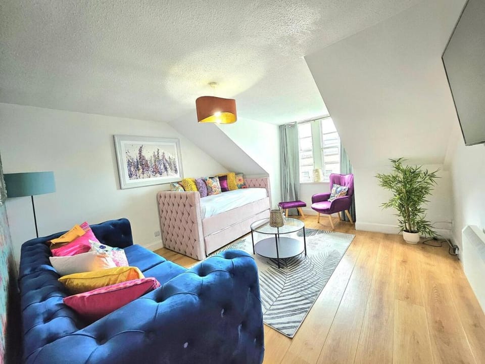 Sensational Stay at South Bridge Apartment in Edinburgh