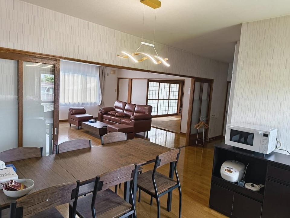 波の音が聞こえる広々別荘エレクトリックハウス白老駅徒歩圏内 House in Hokkaido Prefecture