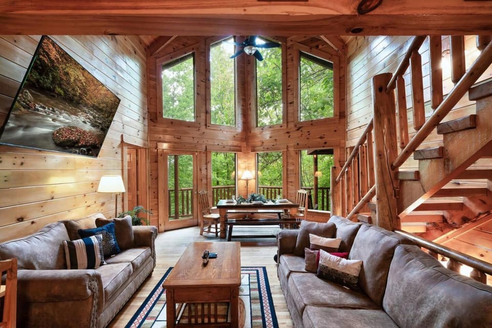 Gatlinburg, Game Room, Theater, Fire Pit, Hot Tub House in Gatlinburg