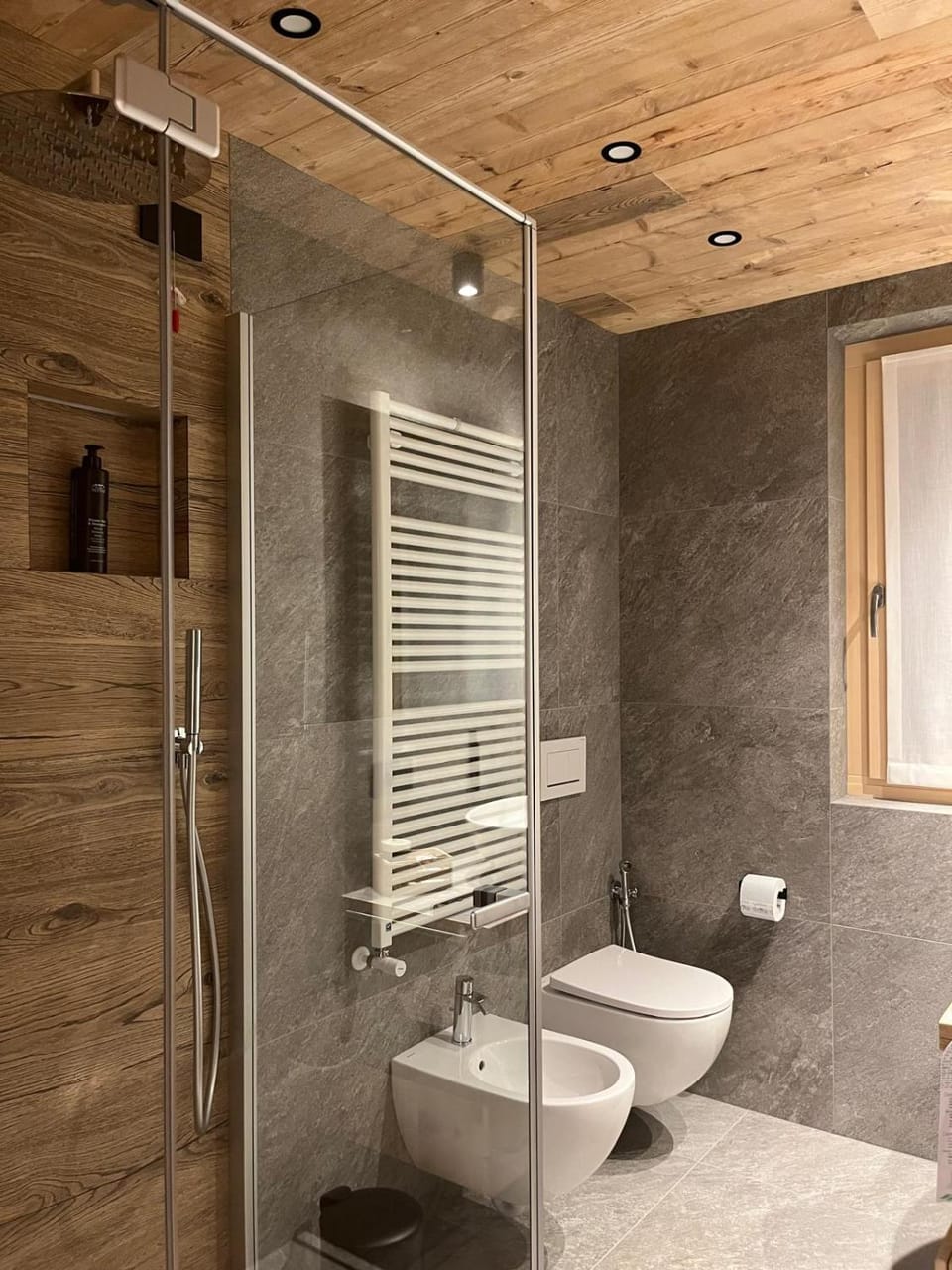 Shower, Toilet, Bathroom, bidet, hair dryier, towels
