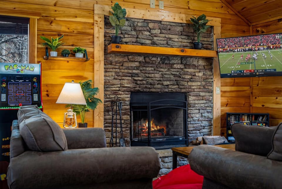 Game Room, TV and multimedia, Living room, fireplace